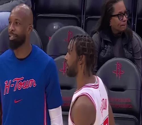 吴前篮板得,手三分命中,余嘉豪上篮,pa真人,国际官网,pa真人官网,PlayAce