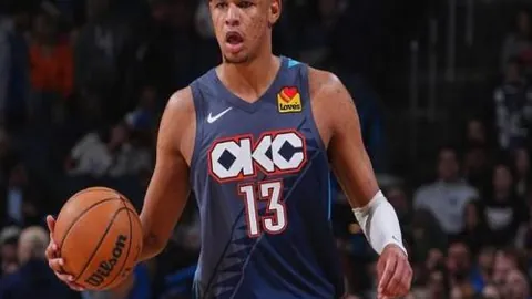 湖人计划用文森特和未来次轮选秀权交换瓦兰机会